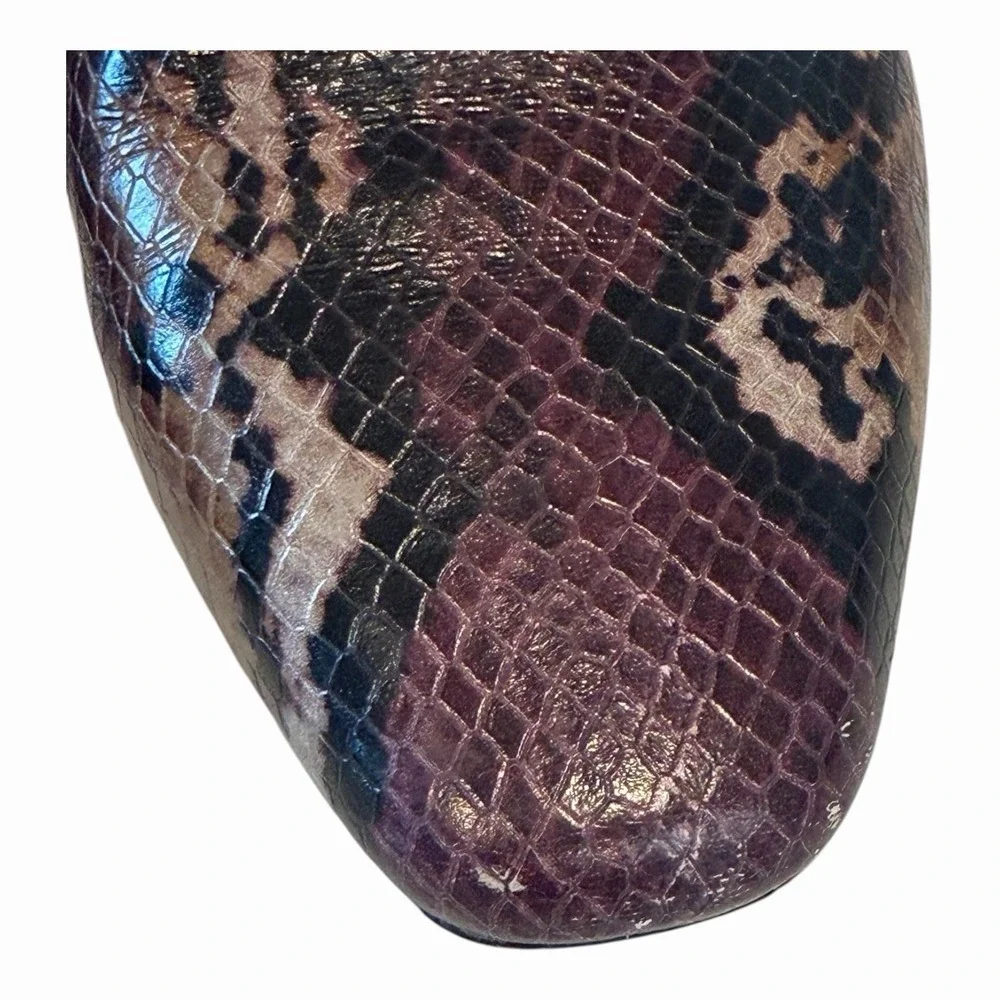 Donald Pliner Snake Print Leather Chelsea Ankle Booties Women's 10M Burgundy